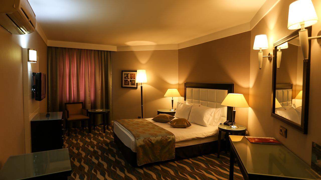 Sivas Bueyuek Hotel Bagian luar foto