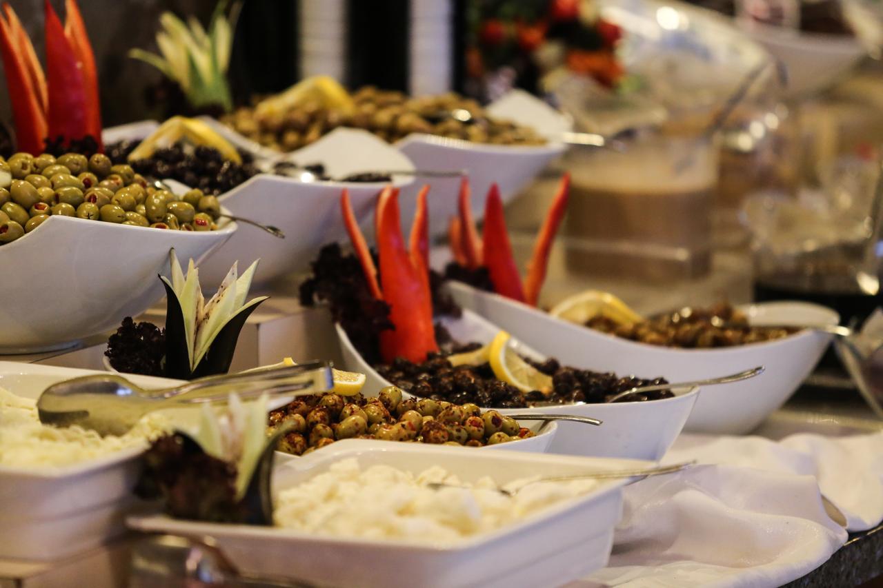 Sivas Bueyuek Hotel Bagian luar foto