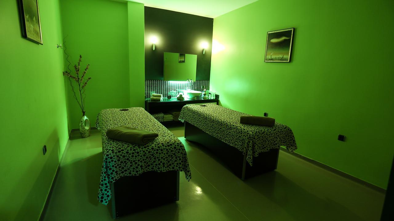 Sivas Bueyuek Hotel Bagian luar foto