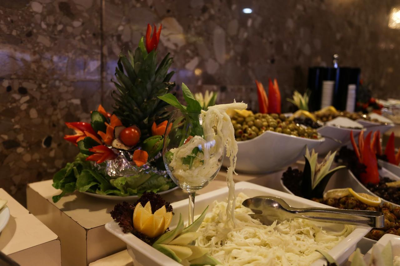 Sivas Bueyuek Hotel Bagian luar foto