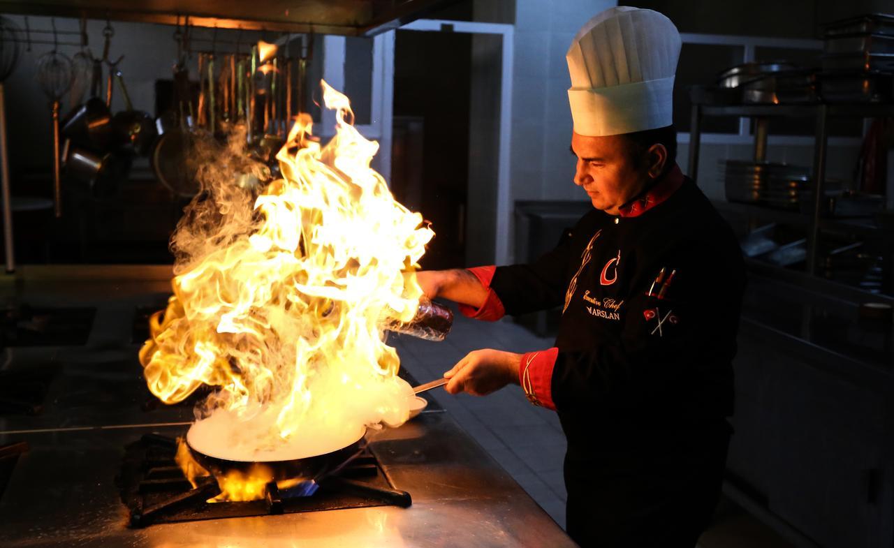 Sivas Bueyuek Hotel Bagian luar foto